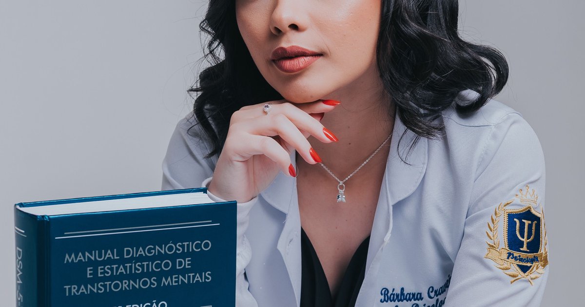 Różnice między psychologiem a psychiatrą - kompletny przewodnik