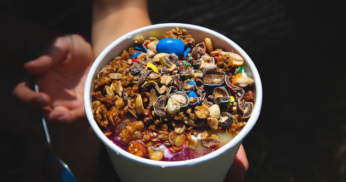 Smoothie bowl - jak przygotować pełnowartościowe śniadanie
